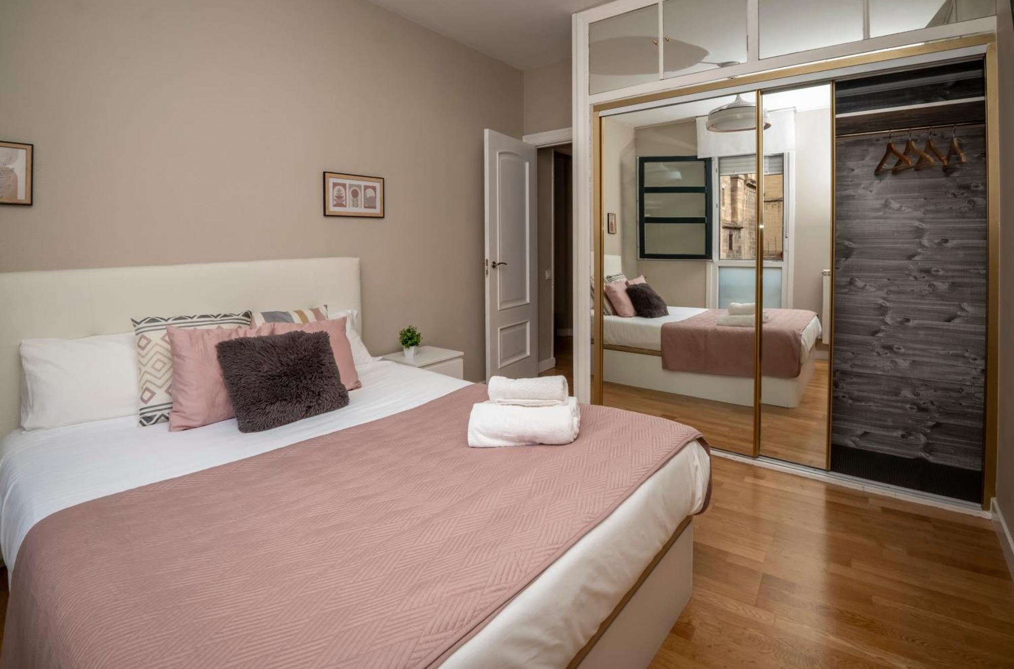 Santiago Tower Aire Ac Casco Antiguo By Apartamentos Logroño Eksteriør billede