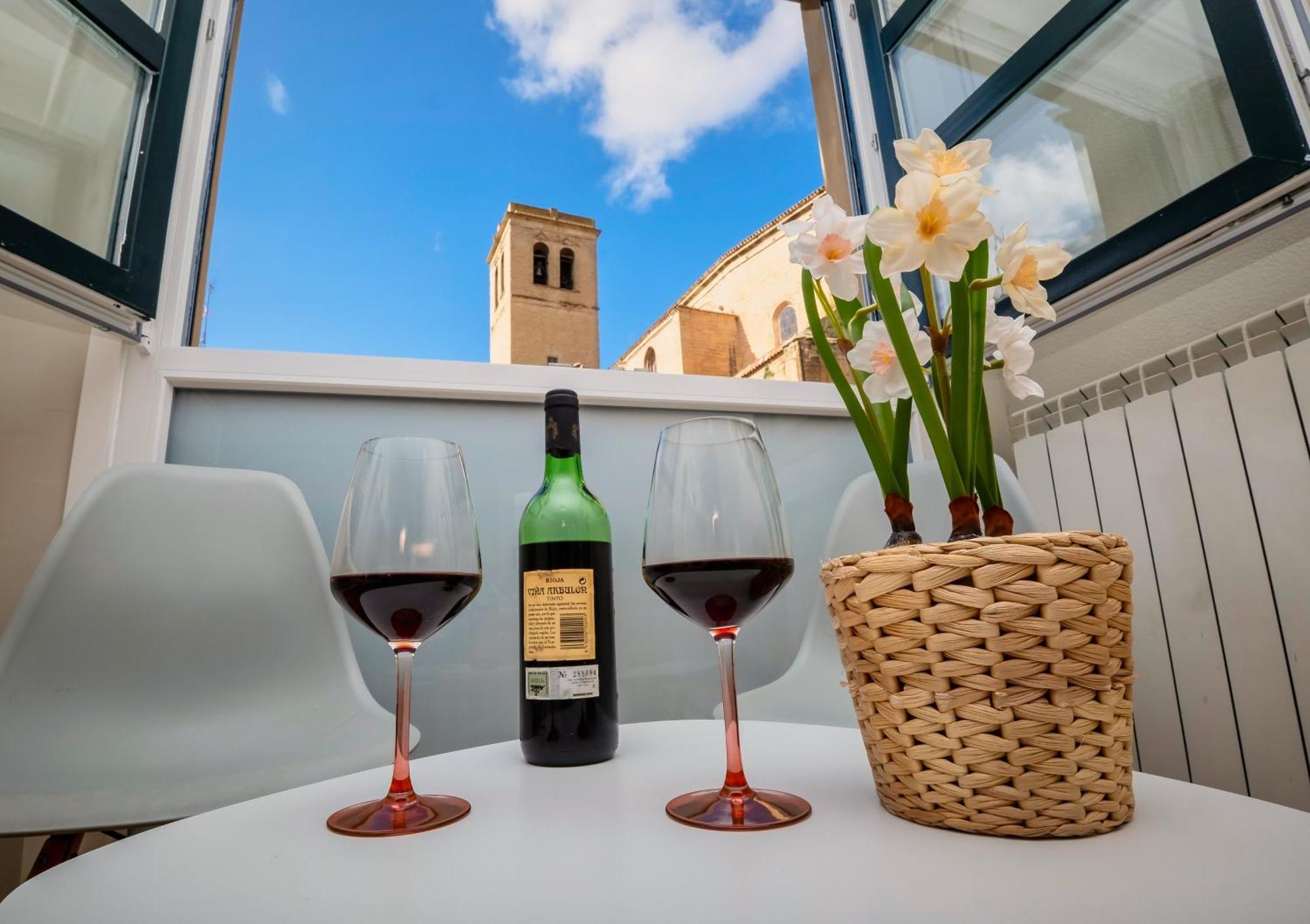 Santiago Tower Aire Ac Casco Antiguo By Apartamentos Logroño Eksteriør billede